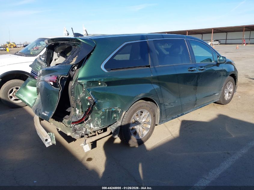 2021 Toyota Sienna Xle