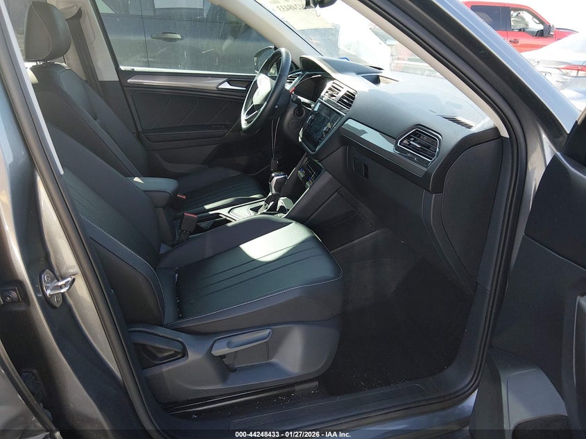 2024 Volkswagen Tiguan 2.0T Se/2.0T Wolfsburg Edition