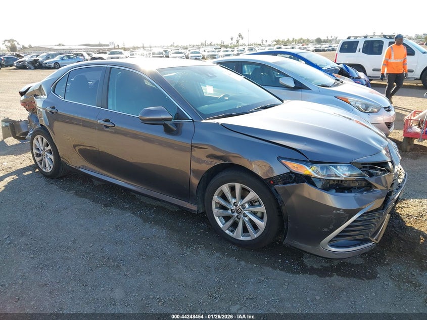 2021 Toyota Camry Le