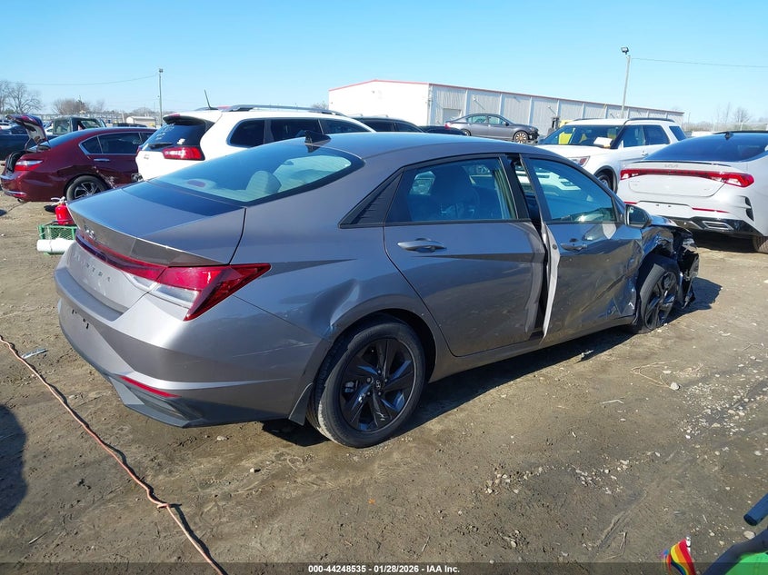 2022 Hyundai Elantra Sel