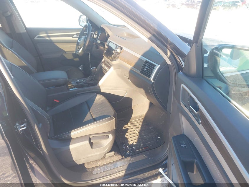 2022 Volkswagen Atlas 3.6L V6 Se W/Technology