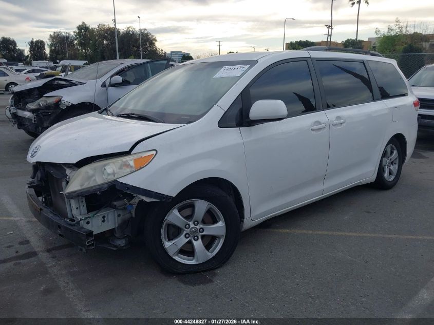 2012 Toyota Sienna Le V6 8 Passenger