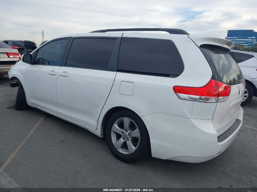 2012 Toyota Sienna Le V6 8 Passenger
