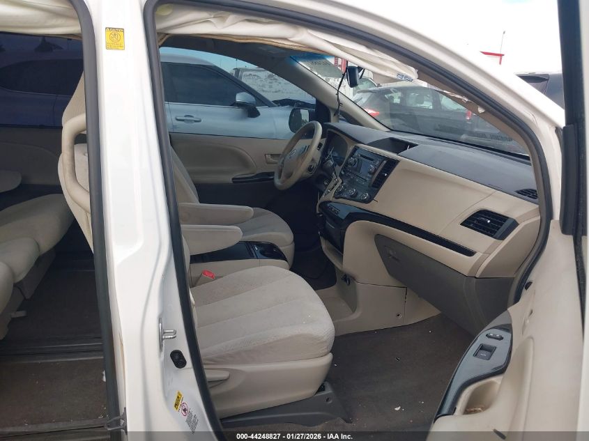 2012 Toyota Sienna Le V6 8 Passenger