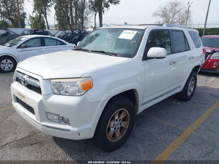 Vin: jtebu5jr5d5113454, lot: 44745711, toyota 4runner sr5 20132