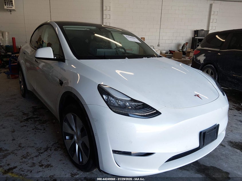 2022 Tesla Model Y Long Range Dual Motor All-Wheel Drive