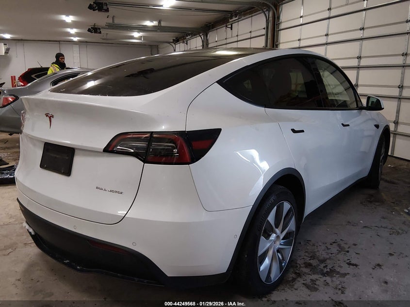 2022 Tesla Model Y Long Range Dual Motor All-Wheel Drive