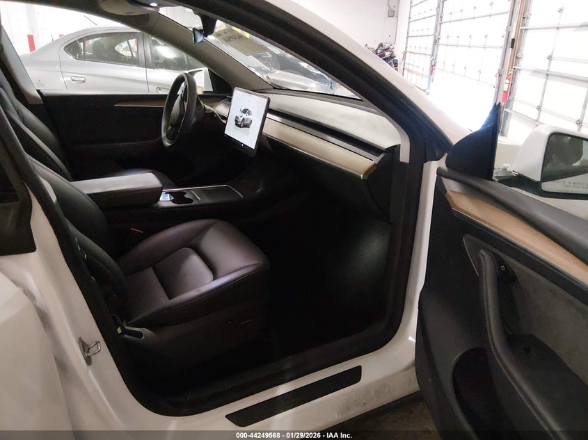 2022 Tesla Model Y Long Range Dual Motor All-Wheel Drive