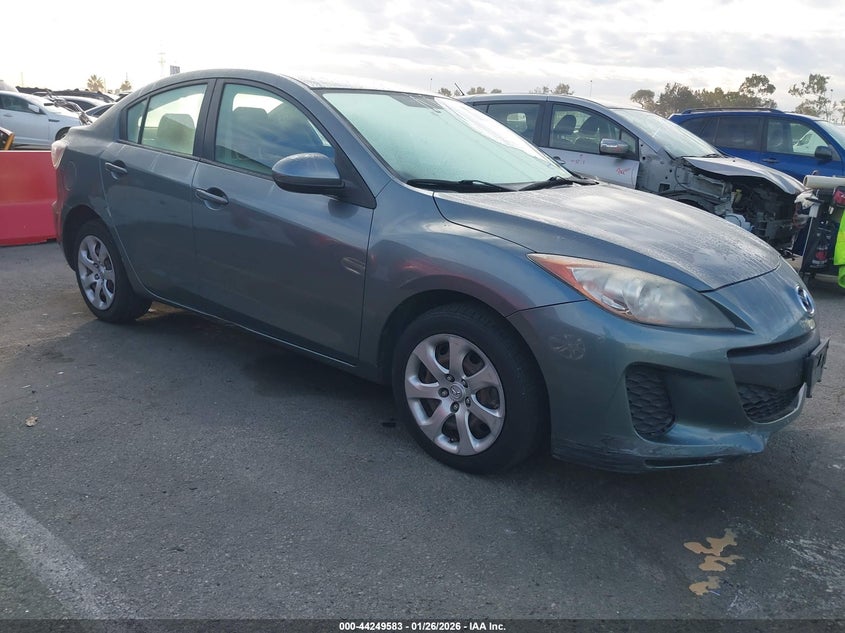 2013 Mazda Mazda3 I Sv