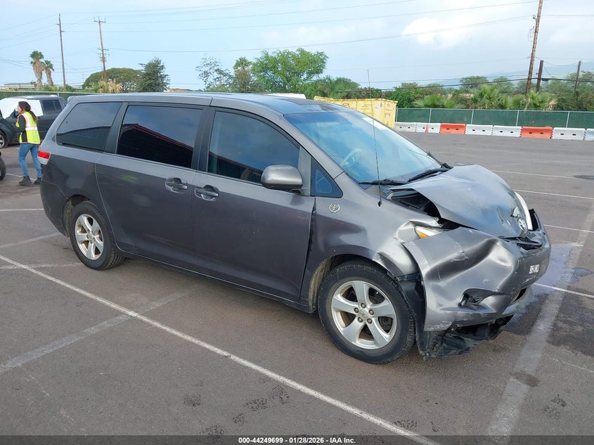 2013 Toyota Sienna L V6 7 Passenger