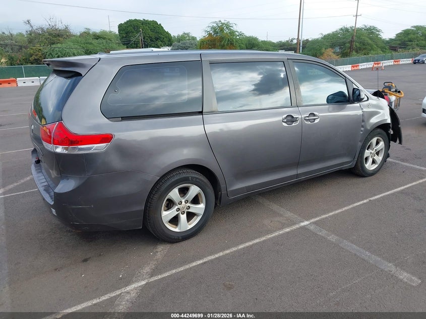 2013 Toyota Sienna L V6 7 Passenger