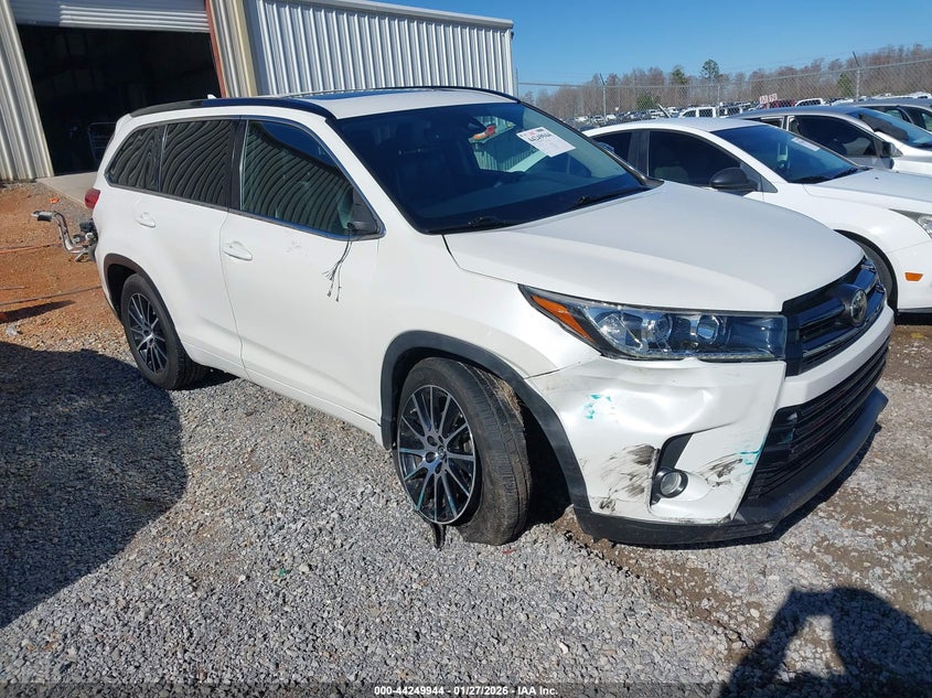 2017 Toyota Highlander Se