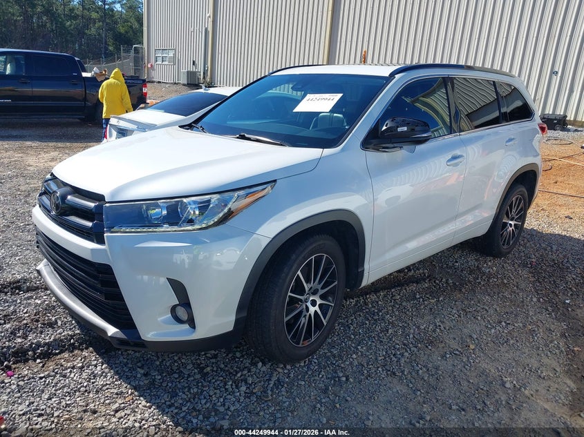 2017 Toyota Highlander Se