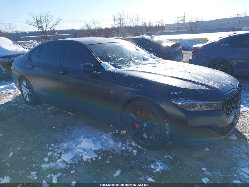 2021 BMW 750i - widok 13