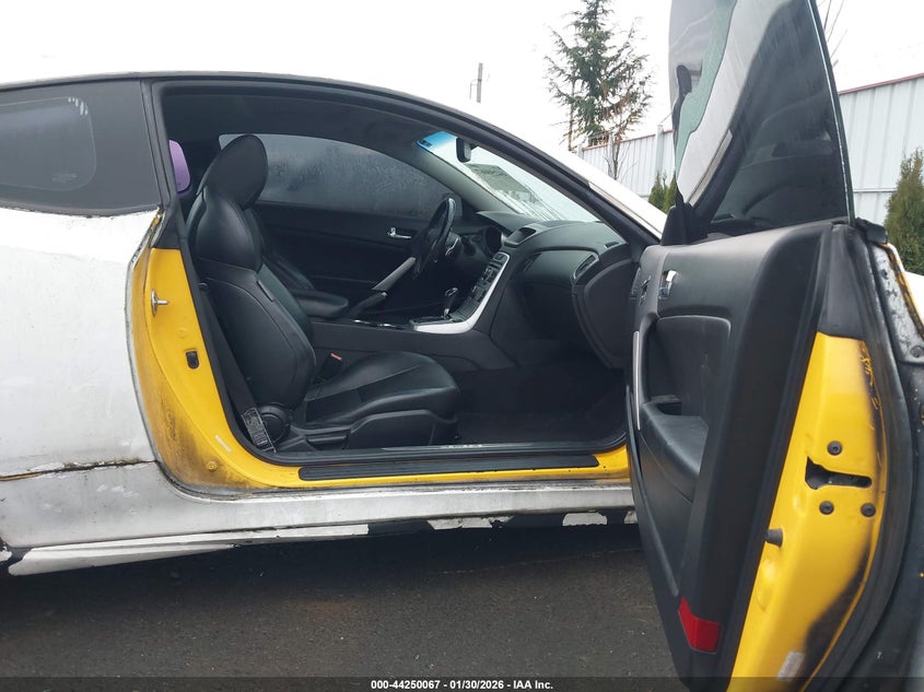 2010 Hyundai Genesis 3.8 Track