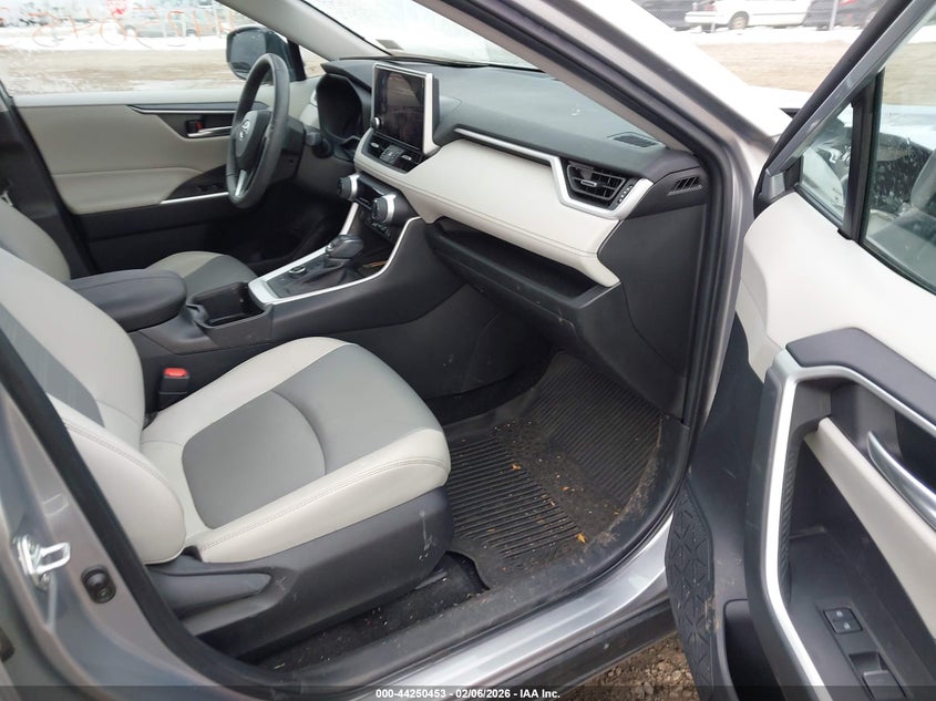 2024 Toyota Rav4 Hybrid Xle Premium