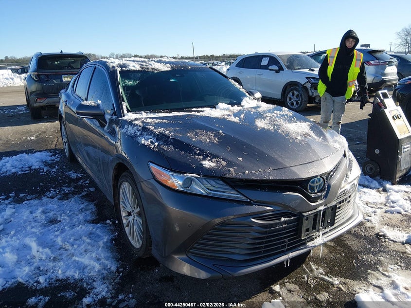 2018 Toyota Camry Hybrid Xle