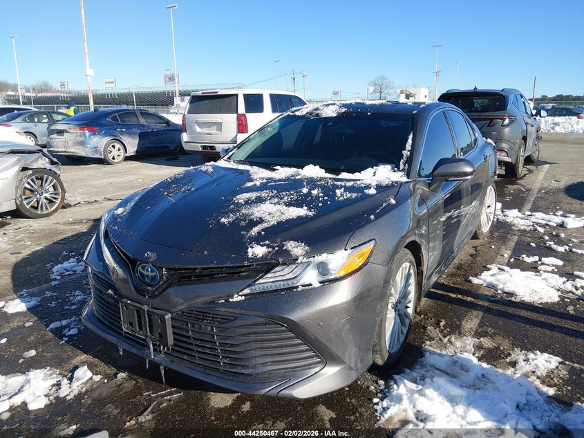 2018 Toyota Camry Hybrid Xle