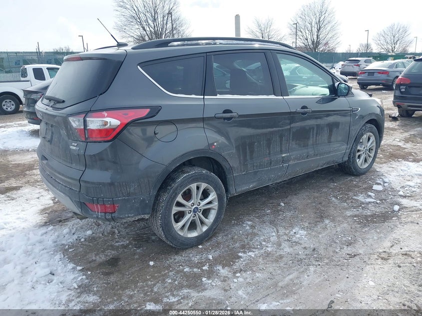 Vin: 1fmcu9gd8jud33597, lot: 44746723, ford escape se 20184