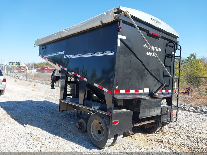 2018 Pace Grain Wagon