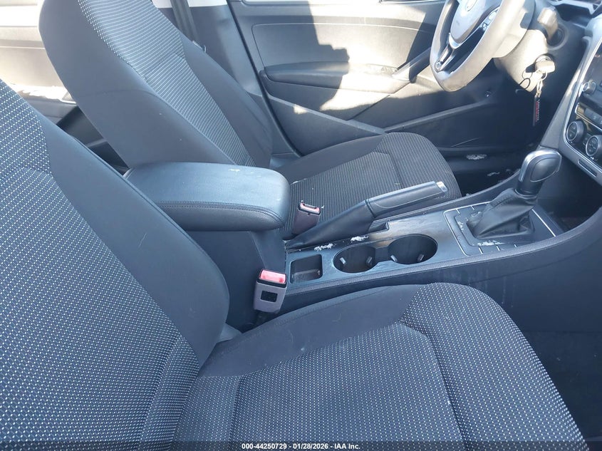 2017 Volkswagen Passat 1.8T S