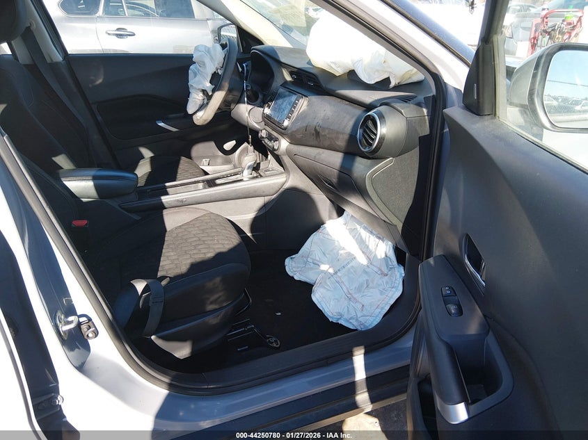 2021 Nissan Kicks Sv Xtronic Cvt