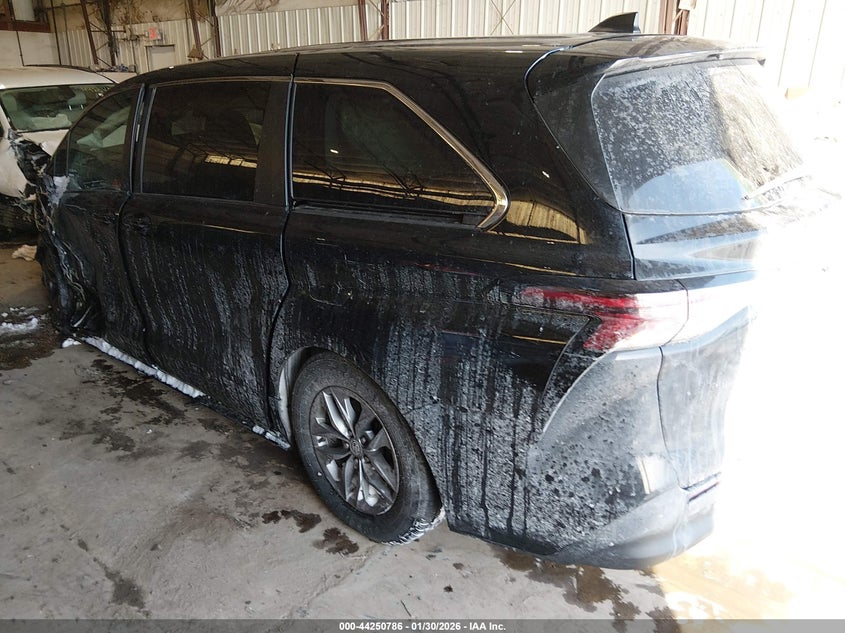 2023 Toyota Sienna Le