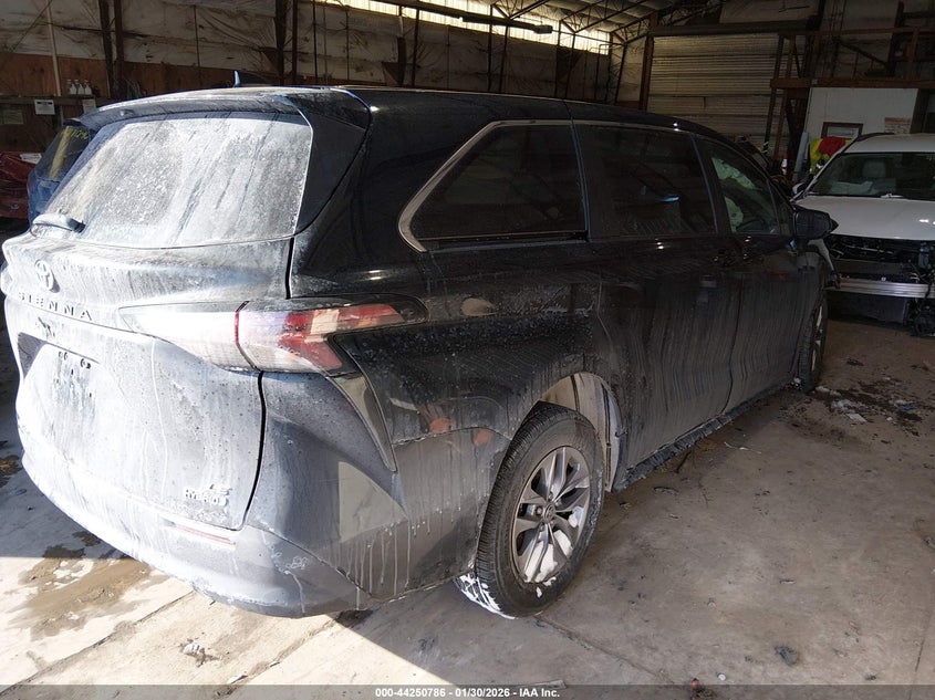 2023 Toyota Sienna Le