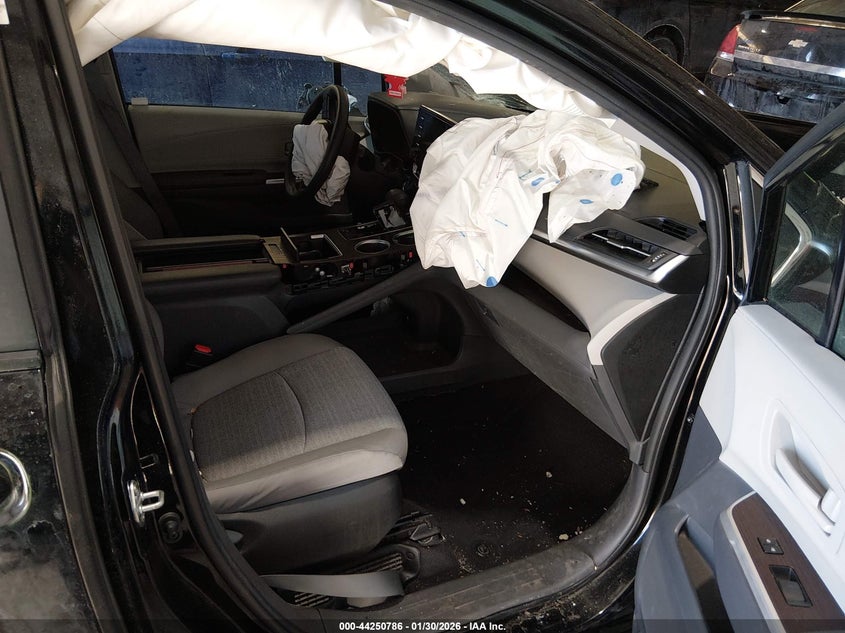 2023 Toyota Sienna Le