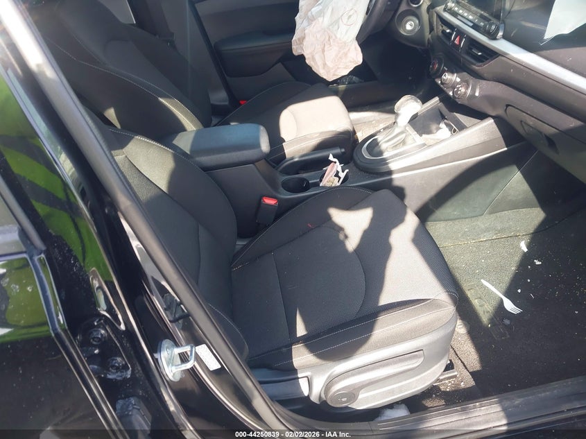 VIN 3KPF24AD2RE706050 2024 KIA FORTE LXS