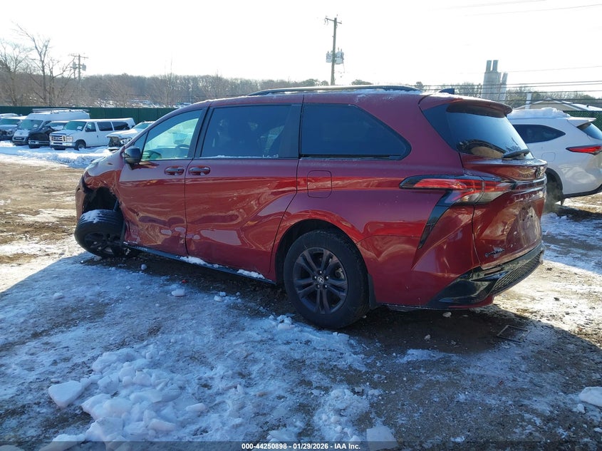 2025 Toyota Sienna Xse