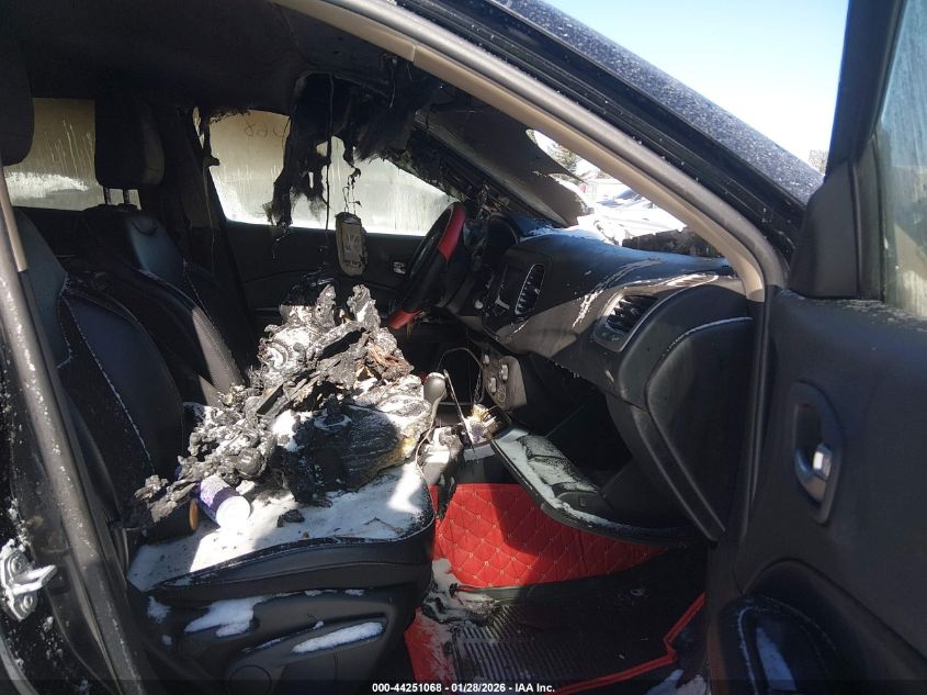 2019 Jeep Compass Latitude Fwd VIN: 3C4NJCBB7KT852015 Lot: 44251068