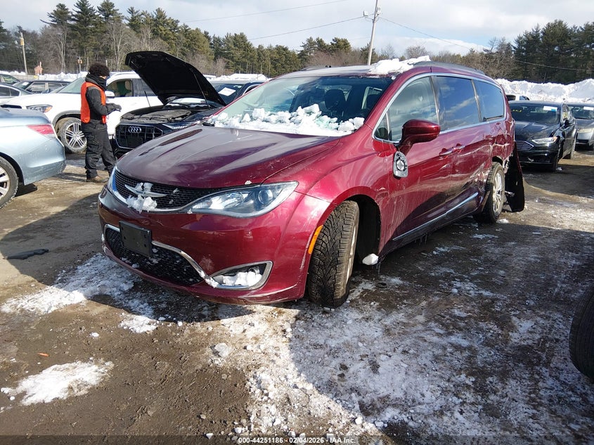 2017 Chrysler Pacifica Touring-L