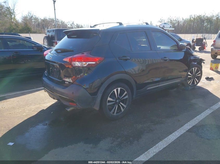 2020 Nissan Kicks Sr Xtronic Cvt