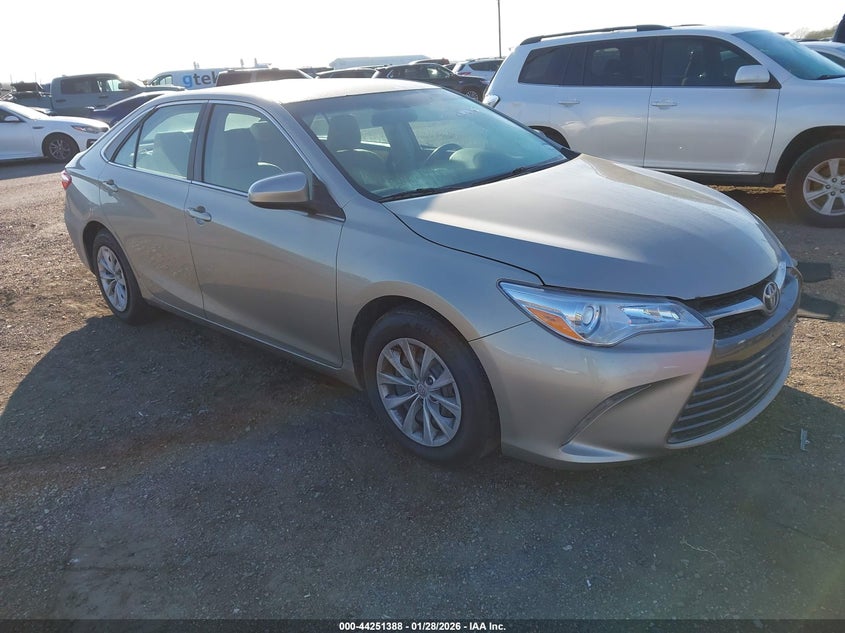 2015 Toyota Camry Le