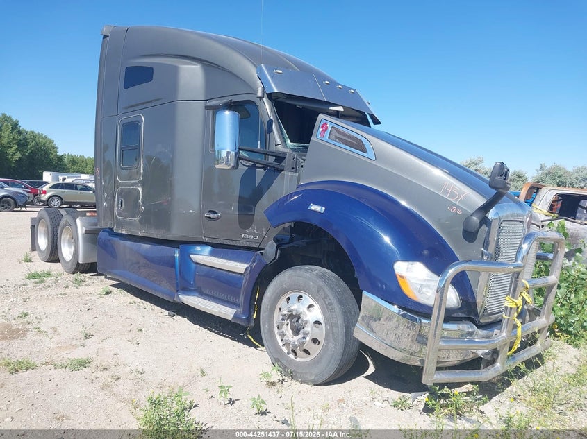 2020 KENWORTH CONSTRUCTION auction photo 1