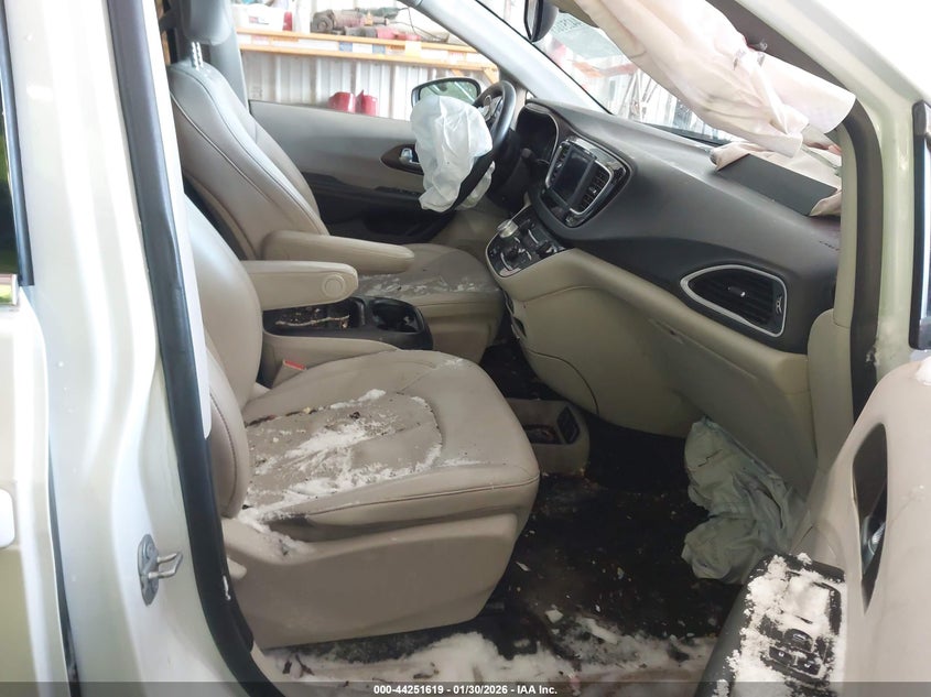 2021 Chrysler Voyager Lxi