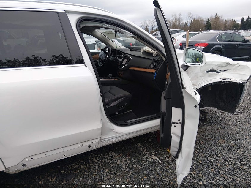 2024 Volvo Xc90 Recharge Plug-In Hybrid T8 Plus 6-Seater