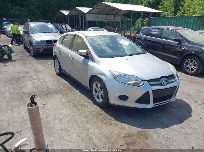 Vin: 1fadp3k28dl187558, lot: 44748036, ford focus se 2013 img_1