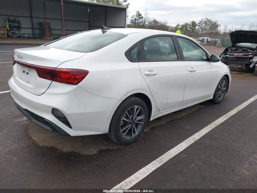 2023 Kia Forte Lxs