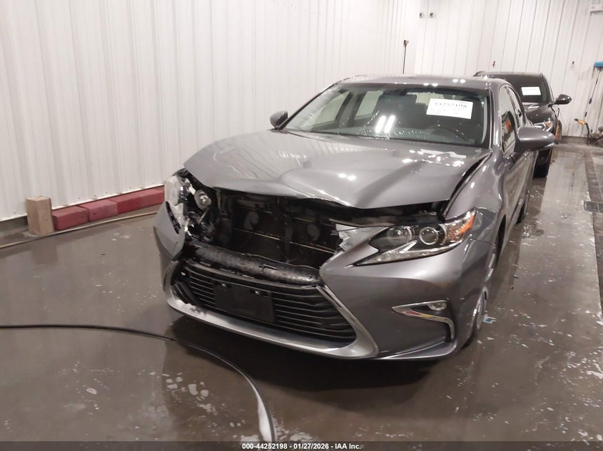 2016 Lexus ES 300H - Ansicht 6