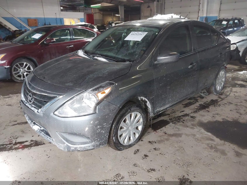 2019 NISSAN VERSA — zdjęcie 2