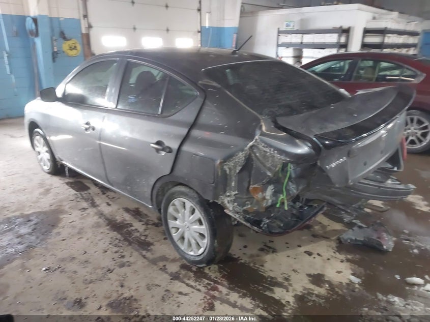 2019 NISSAN VERSA — zdjęcie 3