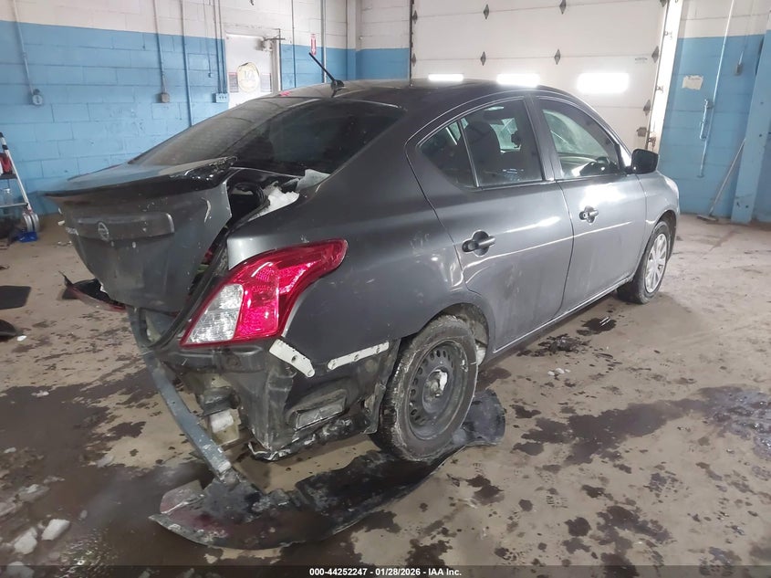 2019 NISSAN VERSA — zdjęcie 4