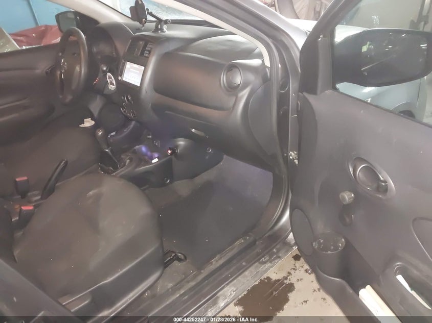 2019 NISSAN VERSA — zdjęcie 5