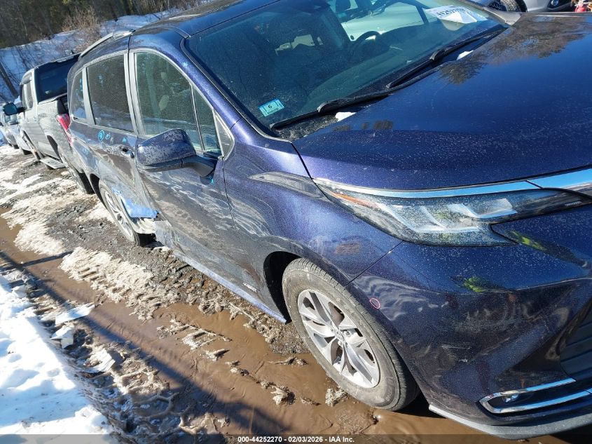 2021 Toyota Sienna Xle