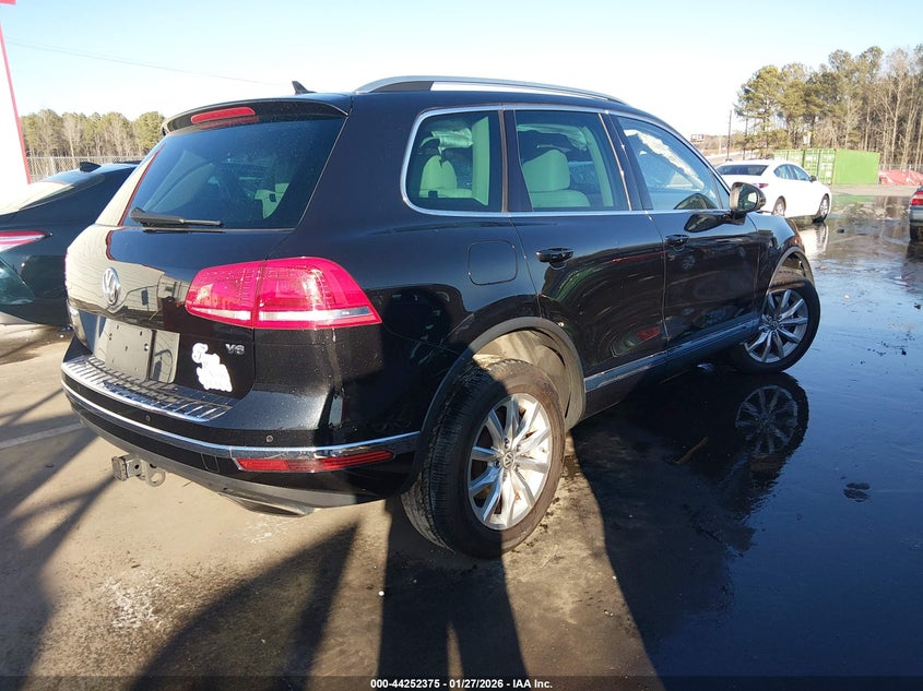 2017 Volkswagen Touareg V6 Sport