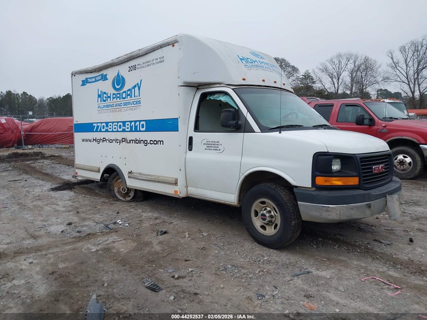 2017 GMC Savana Cutaway Work Van