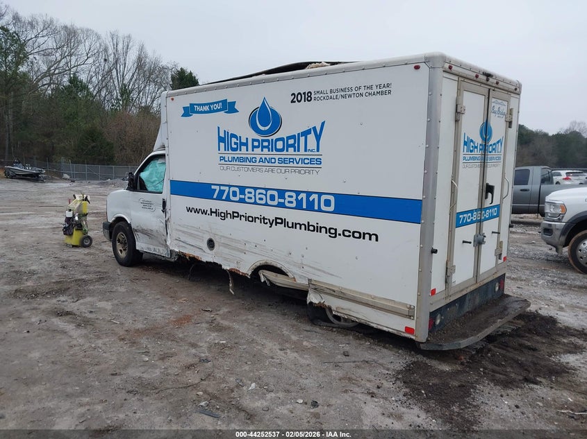 2017 GMC Savana Cutaway Work Van