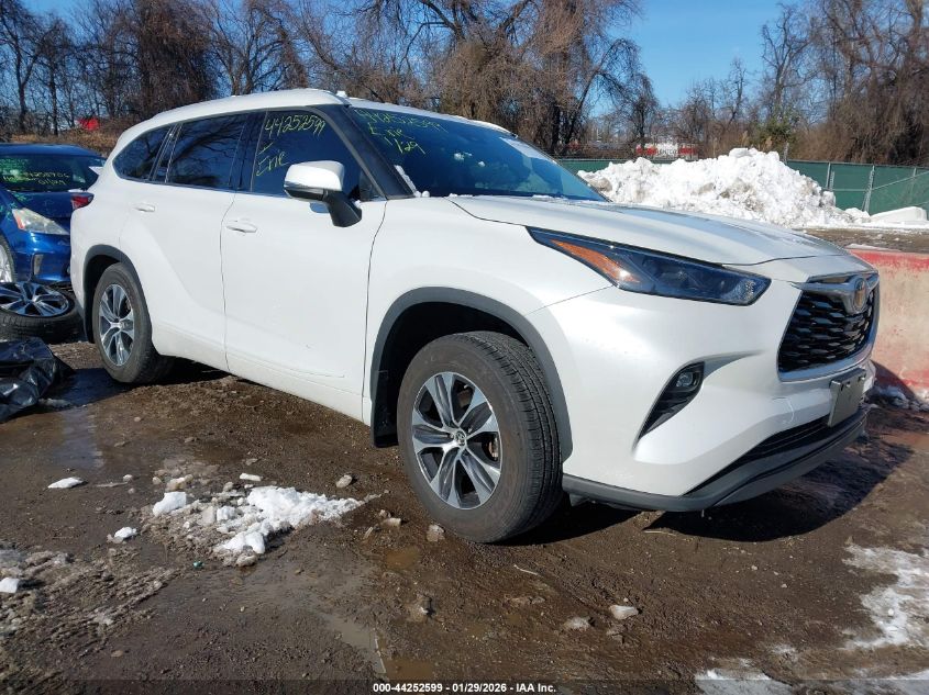 2022 Toyota Highlander Xle